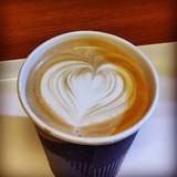 Dáme si kafe v Jablunkově?☕👌 Na rynku? 🙃 Sicafe? 😏 Jasně! 🥰👌☕😋
.
.
.
.
.
#sicafecz #sicafe #prazirnakavy #latteart #coffeetogo #jablunkov #prazirnajablunkov #prazime #nespime #cappuccino #coffeeroasters #coffee #espresso #kava #damesicafe #blendx