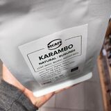 👉Suchou metodou zpracovaný mikrolot👈 ze zpracovatelské stanice Karambo z afrického 🌴🌞Burundi. Ovocně-kakaový☕ šálek, ve kterém se prolínají tóny 🍑broskví, 🫐borůvek a 🍇ostružin spolu s krémovými tóny 🍧sladké smetany a 🍫čokolády. Dáme si cafe?☕😍👍
.
.
.
.
.
#sicafe #sicafecz #prazirnakavy #prazirnajablunkov #prazirna #kava #coffeeroasters #coffee #burundi #specialtycoffee #jablunkov #prazime #vyberovakava #kavarna #africacoffee